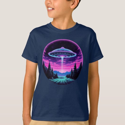 エイリアン宇宙船レトロ未来的 Tシャツ (正面)