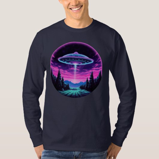 エイリアン宇宙船レトロ未来的 Tシャツ (正面)