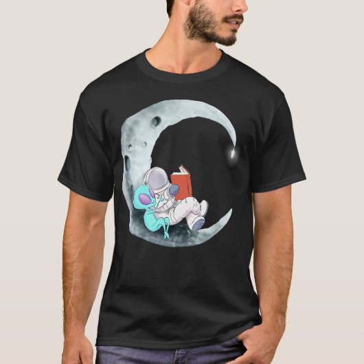 エイリアン宇宙飛行士読の宇宙書 Tシャツ (正面)