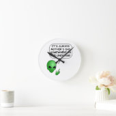 エイリアン母の日 ラウンド壁時計 (ホーム)