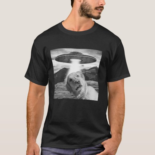 エイリアン犬UFO犬UFOラブラドール犬おもしろいと自撮り Tシャツ (正面)