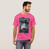 エイリアン誘引Ufoソーサ飛んでいるー Tシャツ (正面フル)
