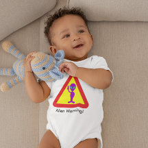 エイリアン警告の紫のエイリアン注意標識