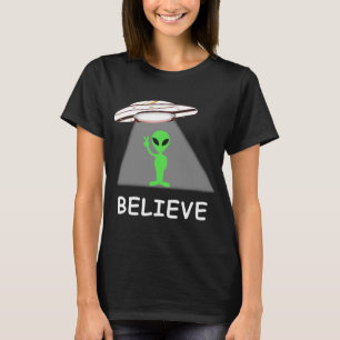 エイリアンTシャツ - 私は新しいかっこいいUFOを信じる Tシャツ