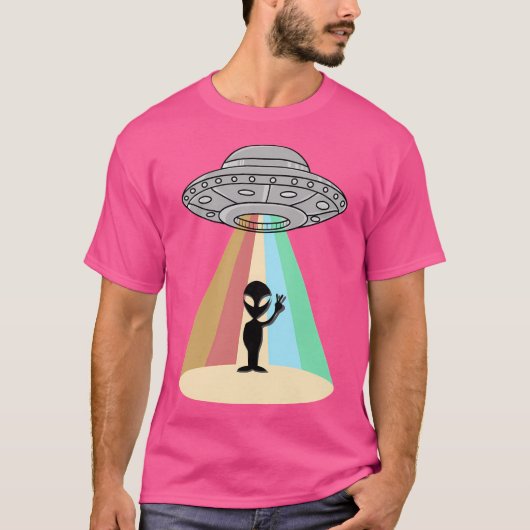 エイリアンUfoが地上に降りる Tシャツ (正面)