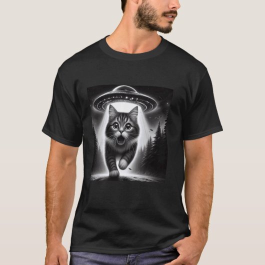 エイリアンUFOと猫のセルフィー 面白い猫のギフト 男性用  Tシャツ (正面)