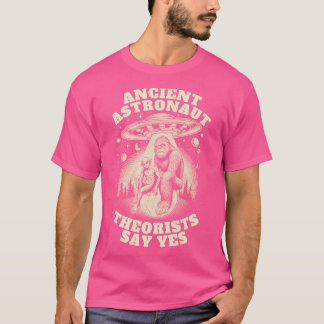 エイリアンUfoとBigfoot古代宇宙飛行士快適 Tシャツ