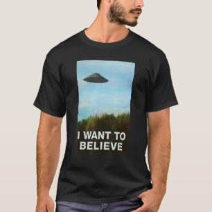エイリアンUfoハンター私はUfoデー信じにしたい Tシャツ