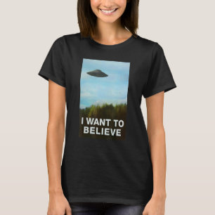 エイリアンUfoハンター私はUfoデー信じにしたい Tシャツ