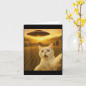 エイリアンUfo猫贈りおもしろい物の猫セルフィー男性へ カード (黄色い花)