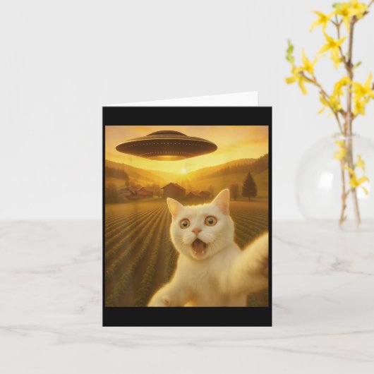 エイリアンUfo猫贈りおもしろい物の猫セルフィー男性へ カード (黄色い花)