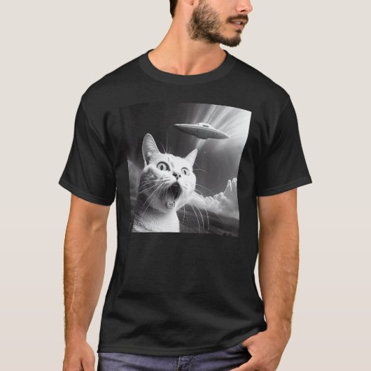 エイリアンUFO面白い猫 Tシャツ (正面)