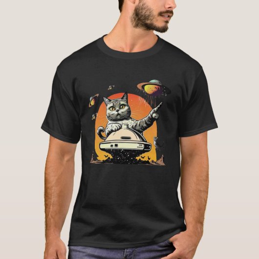 エイリアンUFO 不思議な猫 Tシャツ (正面)