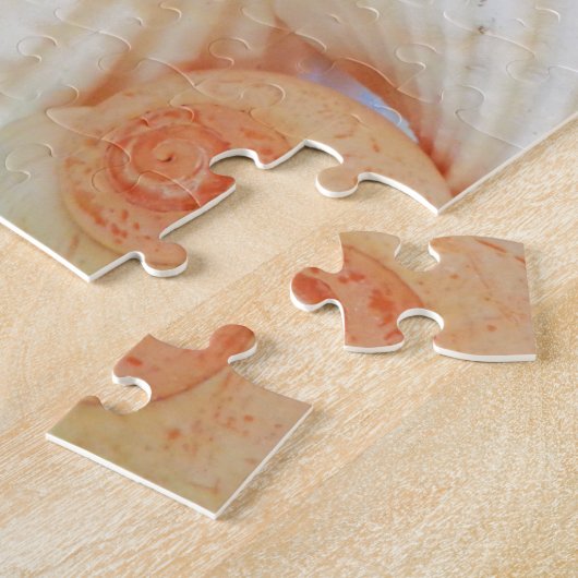 エキゾチックで白いモモの海の貝、夏のビーチ ジグソーパズル (側面)