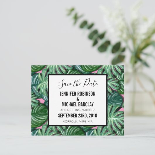 エキゾチックなグリーンのトロピカルリーフパターン　Save the Date 案内ポストカード (スタンド正面)