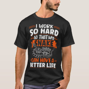エキゾチックなペットのヘビ爬虫類Python Iが働く懸命 Tシャツ