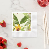 エキゾチックな花のパターン。黄色の蘭とヤシ。 縁ありカクテルナプキン (インサイチュ)