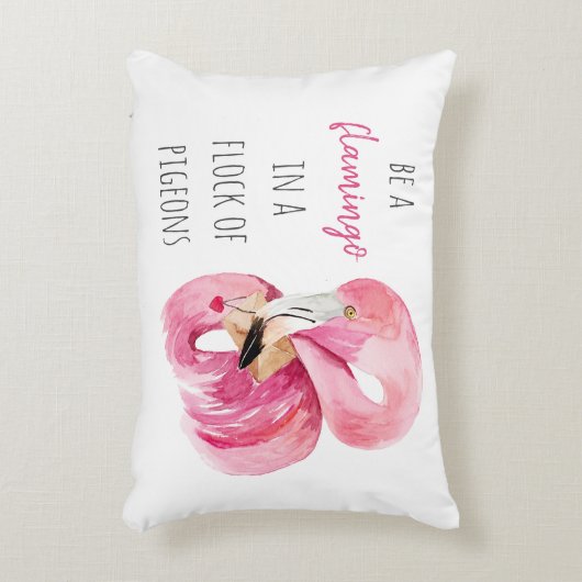 エキゾチックモダンなピンクの水の色のフラミンゴと引用文 アクセントクッション (正面(垂直))