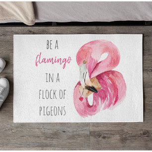 エキゾチックモダンなピンクの水の色のフラミンゴと引用文 ドアマット