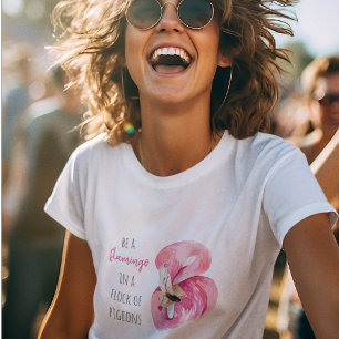 エキゾチックモダンなピンクの水の色のフラミンゴと引用文 Tシャツ