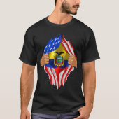 エクアすごいドリアン伝統エクアドルルーツUSA国旗 Tシャツ (正面)