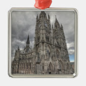 エクアドルのキトにある大聖堂の外観 メタルオーナメント (正面)