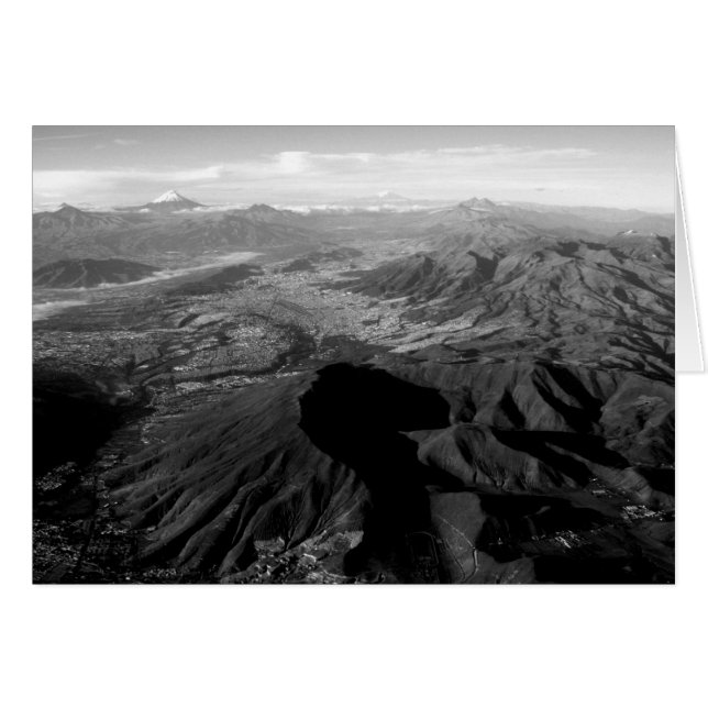 エクアドルの山 (正面横)