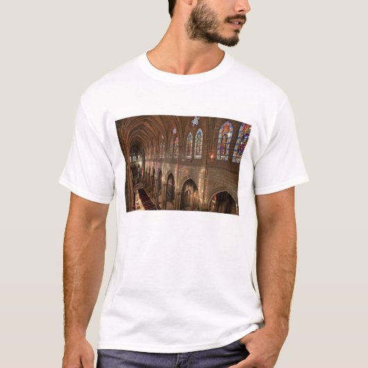 エクアドル、キトのバシリカ内部のHDR画像 Tシャツ (正面)