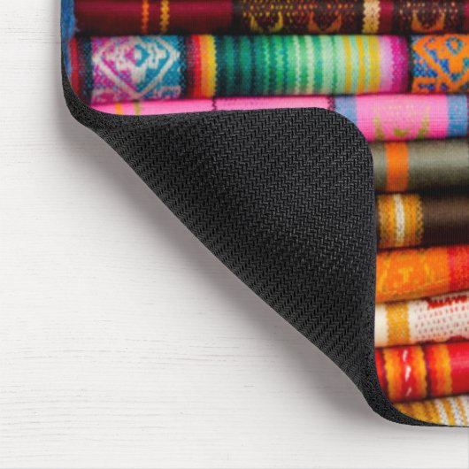 エクアドル、キトエリア、オタバロ手工芸品市場 マウスパッド (コーナー)