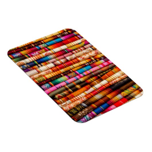 エクアドル、キトエリア、オタバロ手工芸品市場 マグネット (右側)