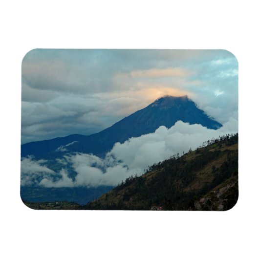 エクアドル，トゥングラワ マグネット (横)