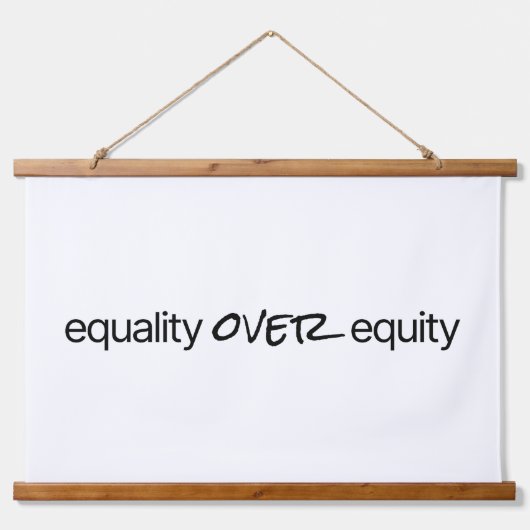 エクイティ上の平等ウッドトップウォールタペストリー 吊り下げ型タペストリー (正面)