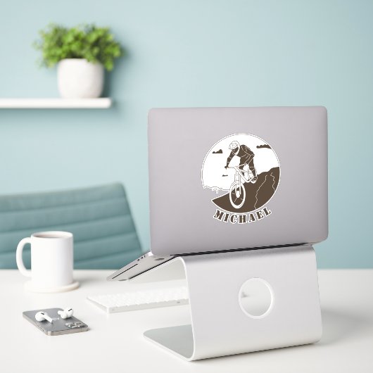 エクストリームスポーツマウンテンサイクリングサイクリングサイクリスト名 シール (デスク上のノートパソコン)