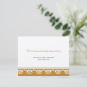 エクリュブラウンの繊細な装飾枠が付いた結婚式の出欠返信カード 招待状 (スタンド正面)