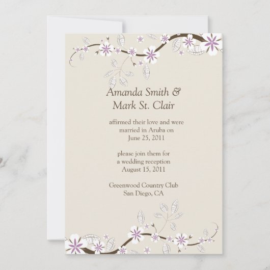 エクリュ背景に白とラベンダーの花を添えた結婚式後 招待状 (正面)