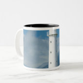 エグモント岬灯台とタラナキ山 ツートーンマグカップ (正面左)