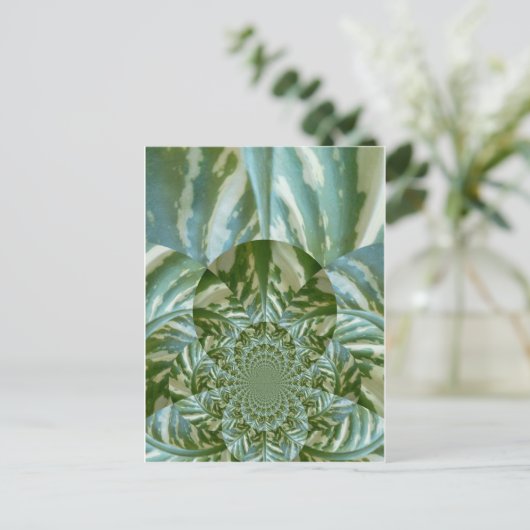 エコグリーン迷彩柄万華鏡のように千変万化するパターンアートプリントデザイン ポストカード (スタンド正面)