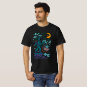 エコー・オブ・ジ・アンリアル - 超現実的な宇宙飛行士のゴーストトリップ Tシャツ (正面フル)