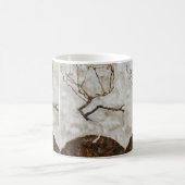 エゴン・シーレの晩秋の小さな木 コーヒーマグカップ (中央)