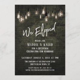 エジソン電球が灯るレンガの壁の結婚式の案内状 私たちは駆け落ちしました 招待状