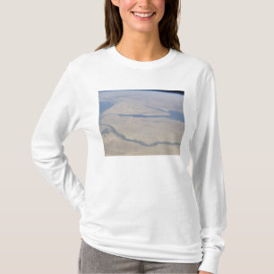 エジプトおよびシナイPeninsulの空中写真 Tシャツ