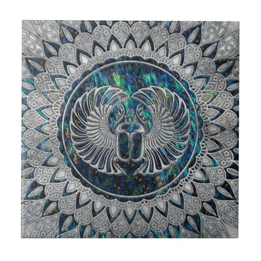 エジプトのオオタマオシコガネのカブトムシの銀およびアワビ タイル (正面)