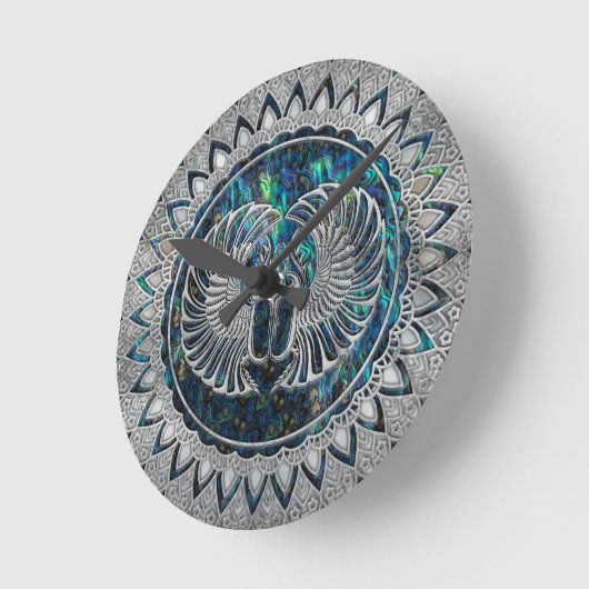 エジプトのオオタマオシコガネのカブトムシの銀およびアワビ ラウンド壁時計 (傾斜)