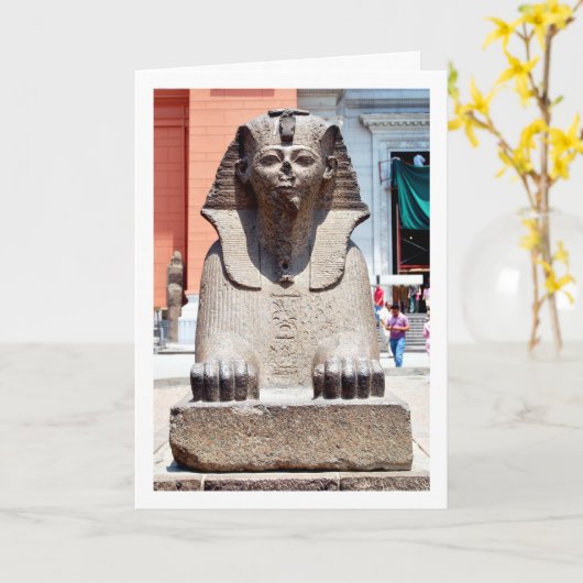 エジプトのカイロ博物館の外の小さなスフィンクス カード (黄色い花)
