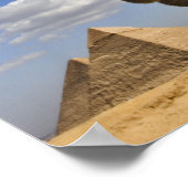 エジプトのギザのピラミッドの前でラクダ ポスター (角)