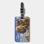 エジプトのギザのピラミッドの前でラクダ ラゲッジタグ (正面縦)