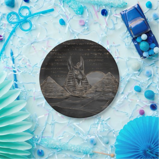 エジプトのピラミッドの景色のAnubis ペーパープレート (パーティー)