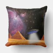 エジプトのピラミッドGiza Meets宇宙とUFO クッション (正面)