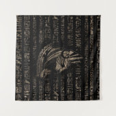 エジプトの女神バステット – ヴィンテージ金ゴールドオン黒 タペストリー (正面(横))