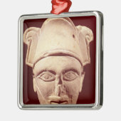 エジプトの影響のSemiteの責任者の頭部 メタルオーナメント (左)